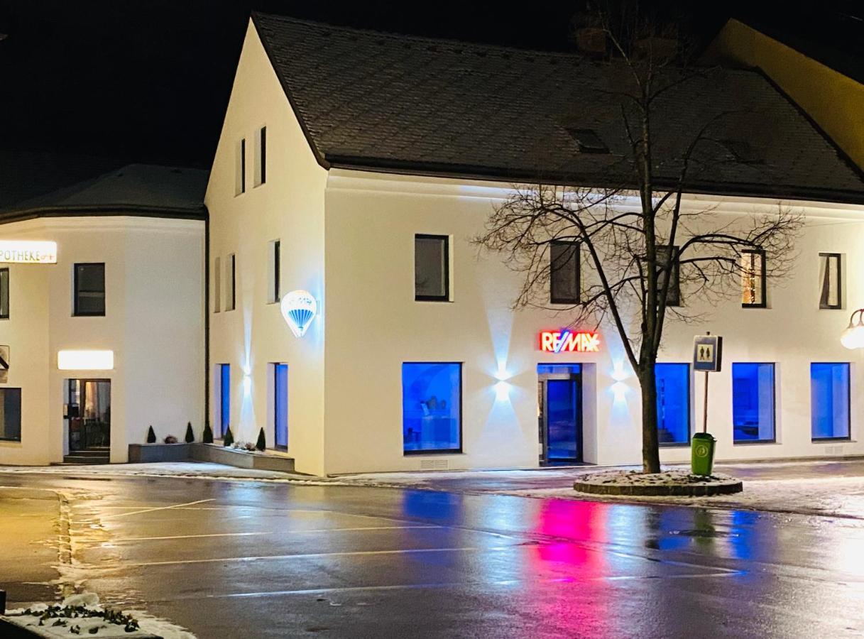 White Inn - Ferienwohnung Mit Terrasse Mürzzuschlag Exteriör bild