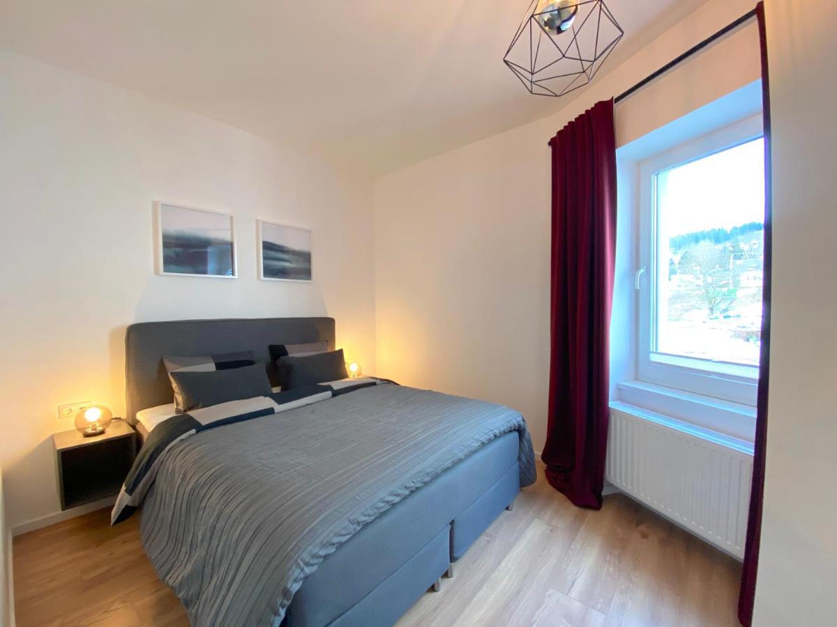 White Inn - Ferienwohnung Mit Terrasse Mürzzuschlag Exteriör bild
