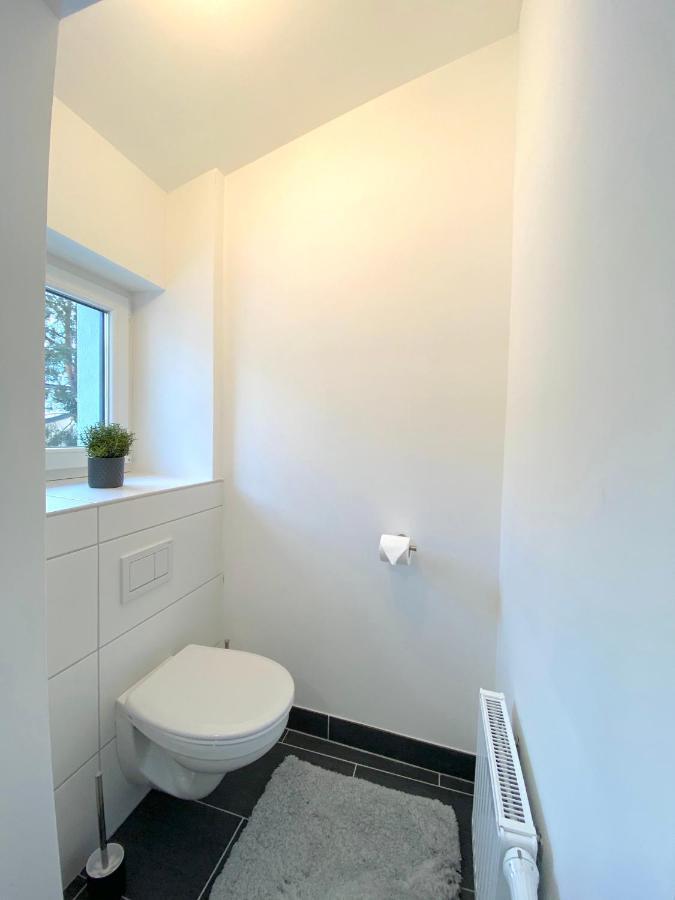 White Inn - Ferienwohnung Mit Terrasse Mürzzuschlag Exteriör bild