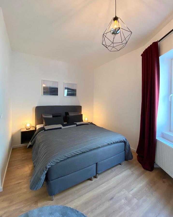 White Inn - Ferienwohnung Mit Terrasse Mürzzuschlag Exteriör bild