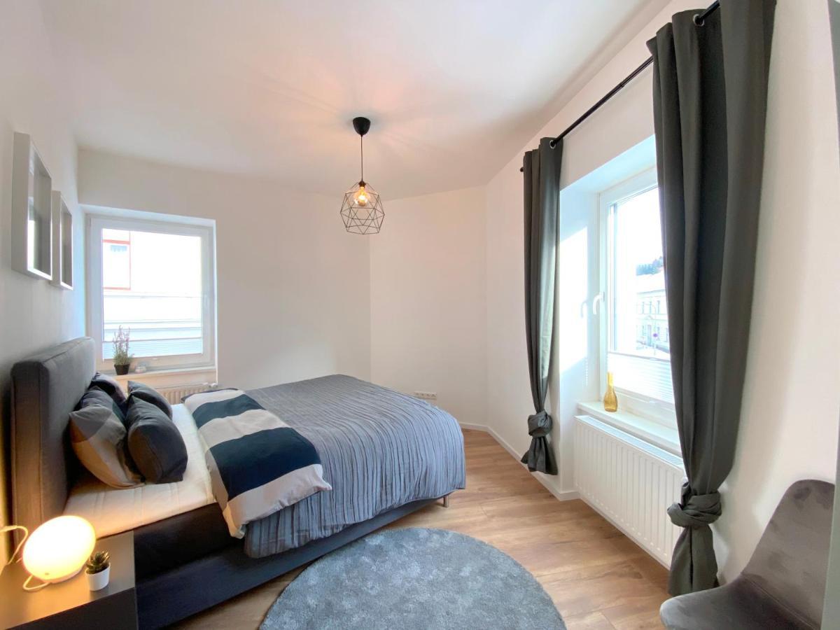 White Inn - Ferienwohnung Mit Terrasse Mürzzuschlag Exteriör bild