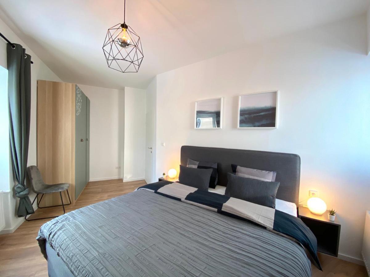 White Inn - Ferienwohnung Mit Terrasse Mürzzuschlag Exteriör bild