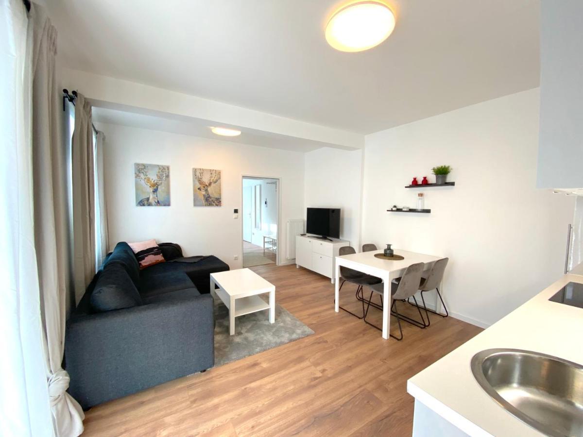 White Inn - Ferienwohnung Mit Terrasse Mürzzuschlag Exteriör bild