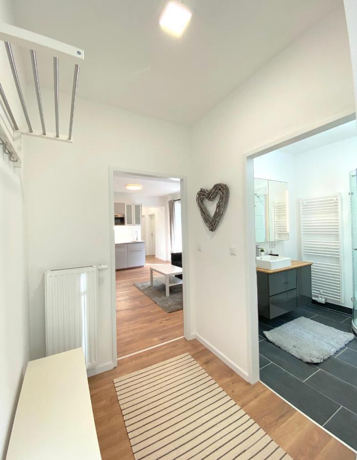 White Inn - Ferienwohnung Mit Terrasse Mürzzuschlag Exteriör bild