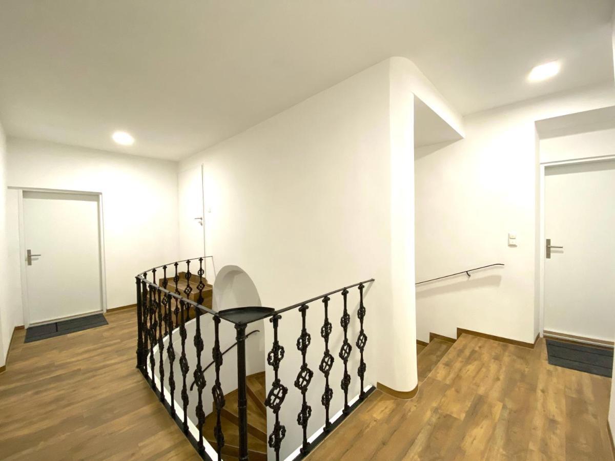 White Inn - Ferienwohnung Mit Terrasse Mürzzuschlag Exteriör bild